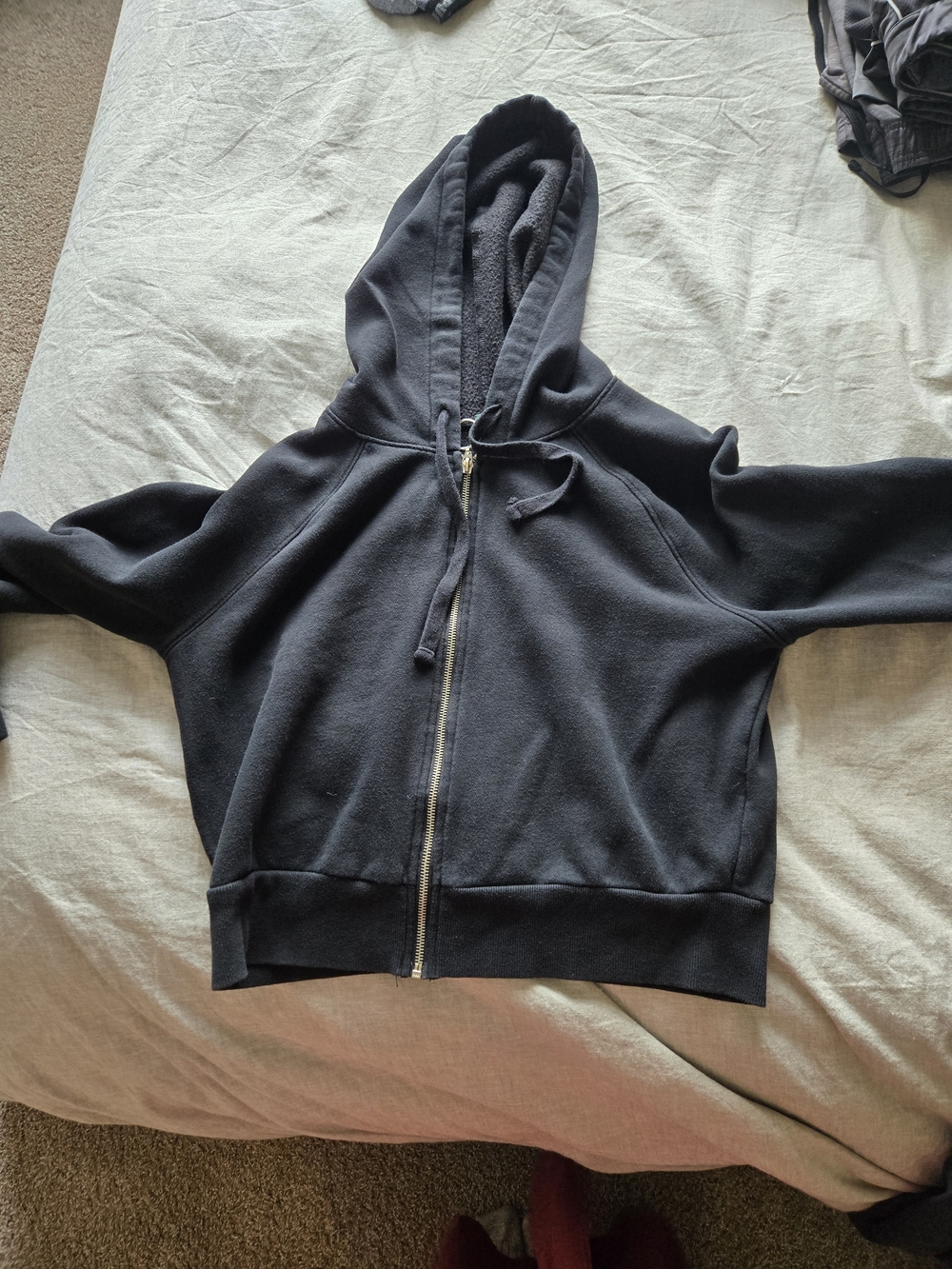 Cropped Black Zip-Up Hooded Sweatshirt